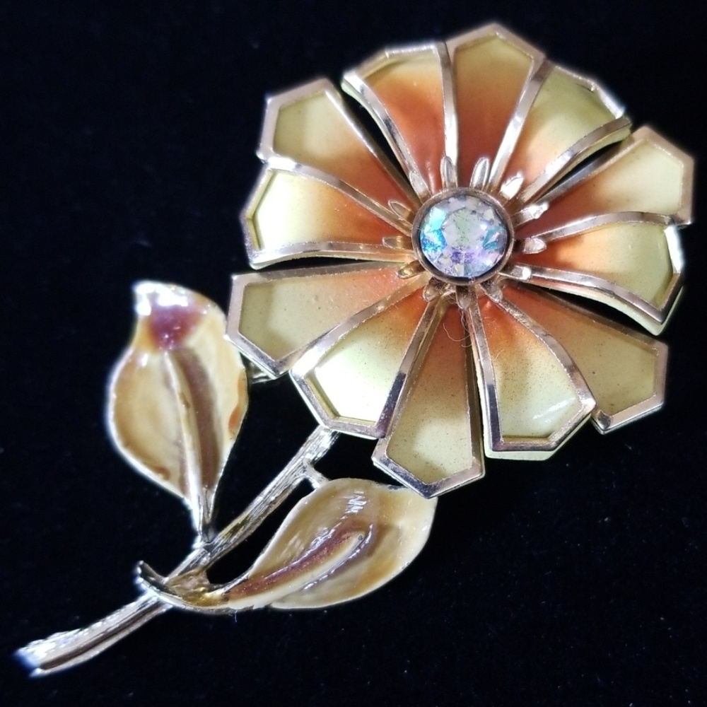 Vintage Mid Century Enamel Flower Brooch Pin - Picture 11 of 11